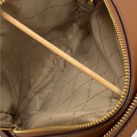 MICHAEL KORS JAYCEE MEDIUM
BACKPACK VANILLA - Picture 13 of 14